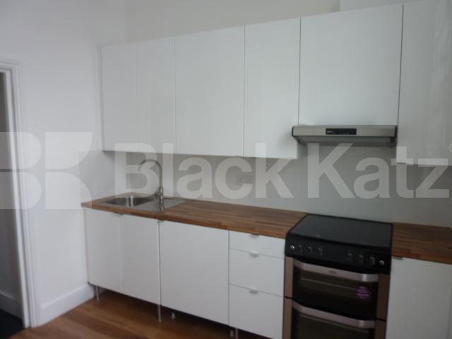 			Must See!!, 2 Bedroom, 1 bath, 1 reception Flat			 Goldney Road, Maida Vale